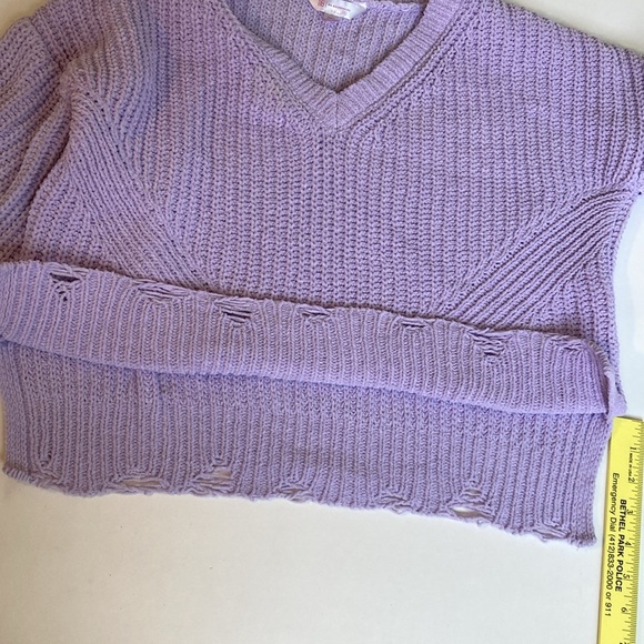 No boundaries- crop V neck sweater-S - Picture 4 of 12